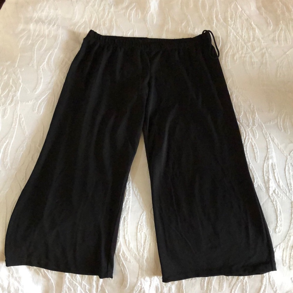 Black Capris With Draw String - image 1